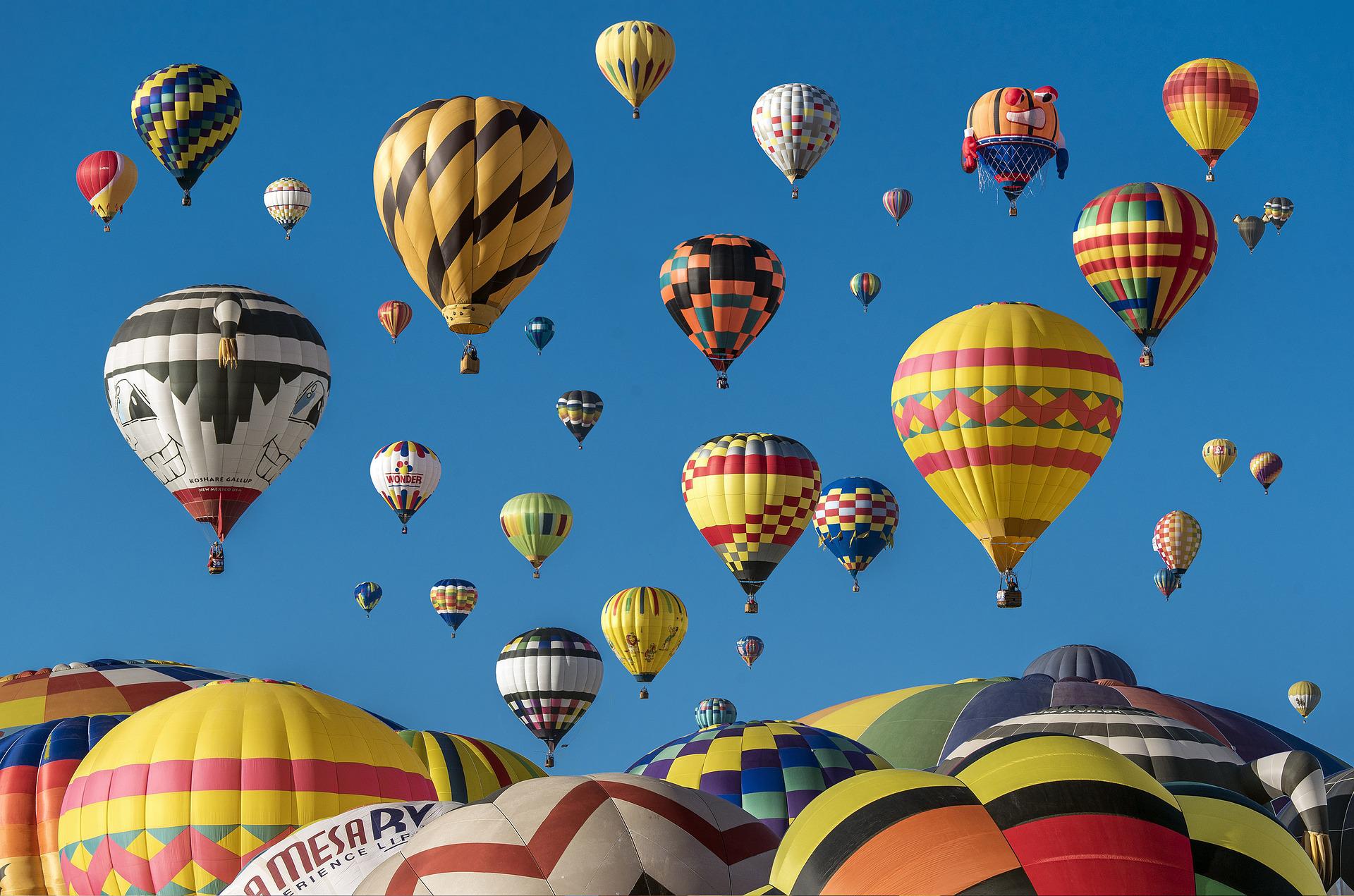 Enjoy hot air balloons and more on your snowmass weekend trip