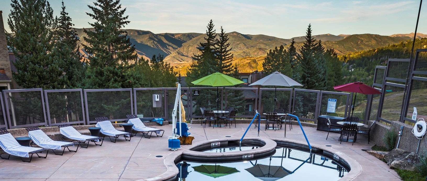 The Pool and lounge at Timberline Snowmass condos